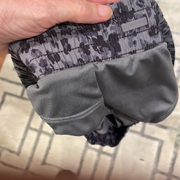 Athlete black & gray abstract print Mesh Racer Run Shorts S - Picture 6 of 6